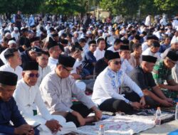 Walikota dan Wakil Walikota Langsa Shalat Idul Fitri Bersama Ribuan Warga di Lapangan Merdeka