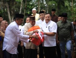 Bupati TRK Gerak Cepat di Hari Lebaran, Tinjau Rumah Warga yang Ambruk Diterpa Angin
