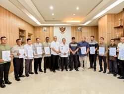 Pemkab Pidie Jaya Serahkan SK Plt Sejumlah Jabatan Kosong