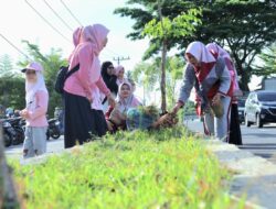 ASN di Aceh Barat Gotong Royong dan Bersepeda ke Kantor