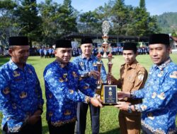 Juara II Lomba Gampong Tingkat Provinsi, Atu Lintang Terima Penghargaan dari Gubernur Aceh