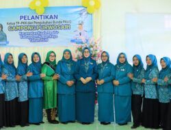 Ketua TP-PKK Nagan Raya Hadiri Pelantikan Ketua TP-PKK dan Pengukuhan Bunda PAUD Gampong Purwosari