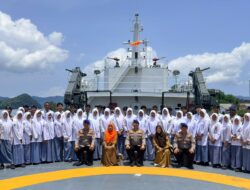 Siswa SMAN 1 Sabang Kunjungi Kapal Polisi Wisanggeni