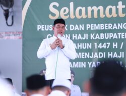 Hadiri Pelepasan Jamaah Haji 1447 H, Bupati Aceh Besar: Fokus Ibadah, Jaga Kesehatan dan Persatuan