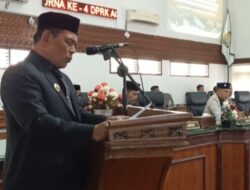 Bupati Aceh Besar Sampaikan Raqan Penyertaan Modal PDAM Tirta Mountala di Rapat Paripurna DPRK