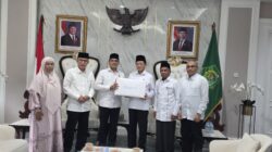 Rektor UIN Ar-Raniry Serahkan Berkas Empat Calon Rektor ke Menteri Agama