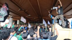 Diduga Memprovokasi dan Turunkan Bendera Merah Putih di Kantor Gubernur Aceh, Enam Orang Diamankan Polisi