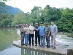 Bupati Aceh Besar dan Anggota DPR RI Tinjau Lokasi Pembangunan SPAM Regional di Leupung