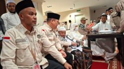 Tiba di Mekkah, Nazhir Baitul Asyi Serahkan Dana Wakaf untuk Jamaah Haji Kloter 8 Aceh
