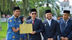 Bupati Aceh Barat Serahkan SK Pengangkatan dan Ambil Sumpah PNS Formasi Tahun 2024