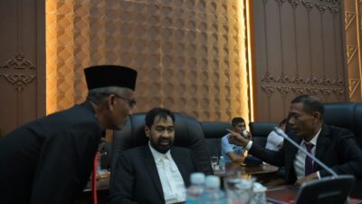 Gubernur Mualem Hadiri Paripurna DPRA Penyampaian Rekomendasi LKPJ Gubernur Aceh Tahun 2025