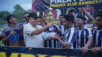 Saksikan Final Piala PSAR, Bupati TRK Tegaskan Komitmen Terus Bina Kader Muda Pesepakbola