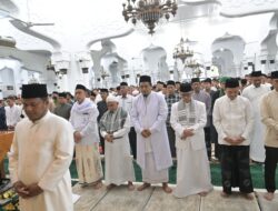Wagub Aceh Salat Idul Adha di Masjid Raya Baiturrahman
