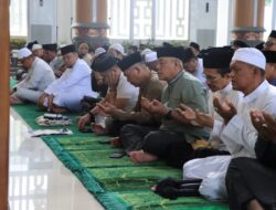 Wakapolda Aceh dan Ratusan Warga Laksanakan Shalat Idul Adha 1447 H di Masjid Babuttaqwa Utama Polda Aceh
