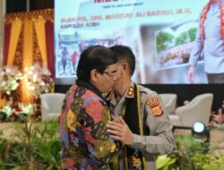 Hadiri Peluncuran Buku Polda Aceh Meutuah, Rektor UIN Ar-Raniry Sebut Jadi Inspirasi Generasi Muda