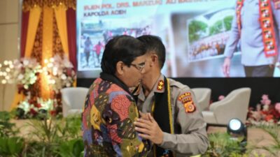 Hadiri Peluncuran Buku Polda Aceh Meutuah, Rektor UIN Ar-Raniry Sebut Jadi Inspirasi Generasi Muda