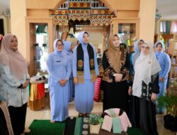 Ketua Dekranasda Aceh Besar Perkenalkan Ragam Kreasi UMKM Lokal kepada Ketua PIA Ardhya Garini Lanud SIM