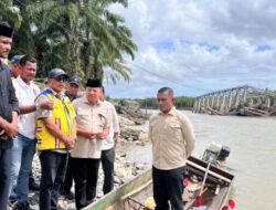 Tinjau Infrastruktur Rusak, Bupati TRK Minta Dukungan DPR RI Bangun Kembali Jembatan Alue Wakie