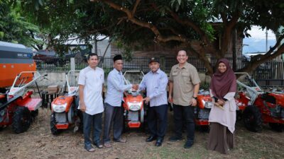 Perkuat Ketahanan Pangan, Pemkab Aceh Besar Salurkan Puluhan Aksintan untuk Kelompok Tani