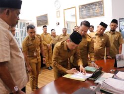 Pemkab Aceh Barat Terima Sertifikat Tanah dari Yayasan Pendidikan Teuku Umar Johan Pahlawan