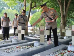 Peringati Hari Bhayangkara ke-80, Wakapolda Aceh Pimpin Ziarah di TMP Banda Aceh