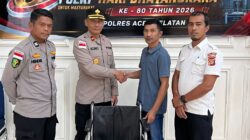 Polres Aceh Selatan Serahkan Kursi Roda untuk Penyandang Disabilitas