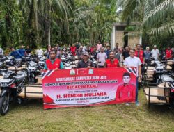 Terima Bantuan Becak Barang,, Warga Aceh Jaya Doakan H. Hendri Muliana Terus Berjuang untuk Rakyat