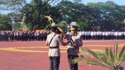 Sertijab Kapolda Aceh, Irjen Pol Marzuki Ali Basyah Serahkan Pataka “Machdum Sakti” kepada Irjen Pol. Ruddi Setiawan