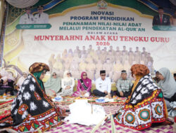 Ribuan Murid SD dan SMP di Aceh Tengah Ikuti Prosesi Adat Penyerahan ke Guru