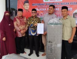 Hendri Muliana Salurkan 1.500 Meter Karpet Sajadah Panjang untuk Puluhan Masjid di Nagan Raya