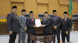 Bupati Sarjani Hadiri Paripurna Penutupan Masa Persidangan DPRK Pidie
