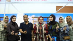 Kapolda Aceh Kunjungi Stan Bhayangkari Daerah Aceh di Bazar Kreasi Bhayangkari Nusantara 2026