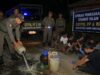 Razia Satpol di Gunung Meriah, Satpol PP-WH Tertibkan Pemuda Pesta Tuak saat