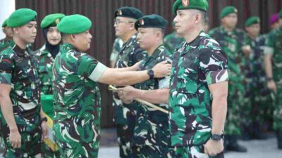 Kasdam IM Pimpin Sertijab Pejabat Kodam Iskandar Muda dan Serahkan Penghargaan untuk Dua Prajurit Berprestasi