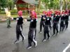 Anggota Kodim 0101/Kota Banda Aceh Latih Capaska Aceh Besar untuk Upacara HUT ke-81 RI