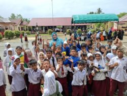 Berkunjung ke SD Negeri 7 Simeulue Barat, Kak Na Ajak Siswa Gemar Makan Ikan
