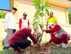 Geber Mas di Aceh Bersihkan 630 Masjid, ASN Kanwil dan Kemenag Kota di Masjid Jami’ Lueng Bata