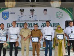 Serahkan Baitul Mal Award 2026, Wali Kota Langsa Tegaskan Pengelolaan Zakat yang Amanah dan Transparan