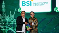 Perkuat Pemberdayaan Masyarakat melalui Green Zakat, BSI Raih Anugerah Utama ESG