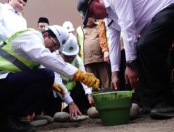 Tunaikan Janji Pascabencana, Menag Letakkan Batu Pertama Pembangunan MIN 5 Pidie Jaya