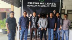 Polisi Serahkan Tersangka Kasus Pengancaman dan Pemerasan di Bukit Lamreh ke Kejari Aceh Besar