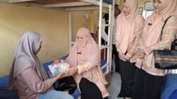 Jumat Berkah, Plt Ketua DWP Aceh Berbagi dengan Keluarga Pasien di Rumah Singgah RSUDZA