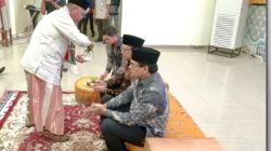 Dua Rektor di Aceh Dipeusijuek, Bupati Syech Muharram: Peusijuek Salah Satu Tradisi Masyarakat Aceh
