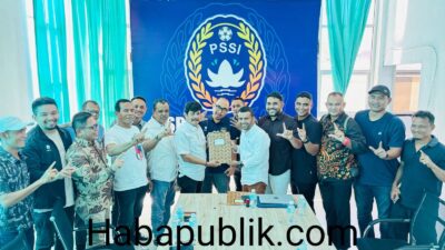 Didampingi Pendukungnya, Nazir Adam Kembali Daftar Jadi Calon Ketua Umum PSSI Aceh