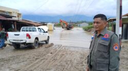 Jalan Badak Kembali Banjir BPBD Turunkan Alat Berat,  BWS Didesak Bangun Tanggul Permanen