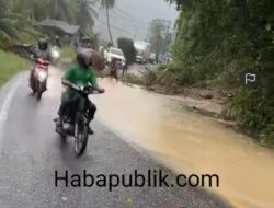 Jalan Nasional Tapaktuan – Blang Pidie Putus Akibat Longsor Dan Tiang Listrik Tumbang Ke Jalan