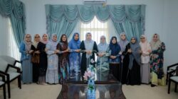 Ketua TP PKK Rita Mayasari Ingatkan Istri Pejabat Aceh Besar Tetap Dekat dengan Warga