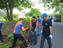 Sekda Aceh Barat Pimpin Gotong Royong Dalam Rangka Indonesia ASRI Bersama ASN di Ujong Karang