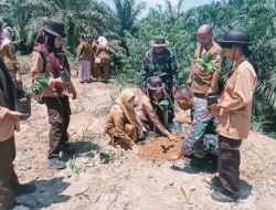Kodim 0118/Subulussalam Bersama DLHK Lakukan Penghijauan di Kawasan Tahura Desa Jontor