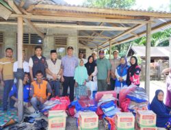 Wabup Raja Sayang Serahkan Bantuan Masa Panik kepada Korban Puting Beliung di Panton Bayam